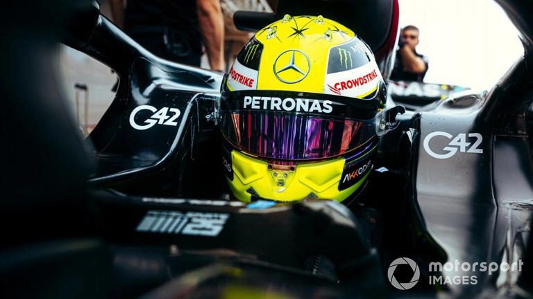 "¡Histórico debut de Mick Schumacher en el Mercedes W14! Revive la emocionante entrada del heredero en la máquina de leyenda"