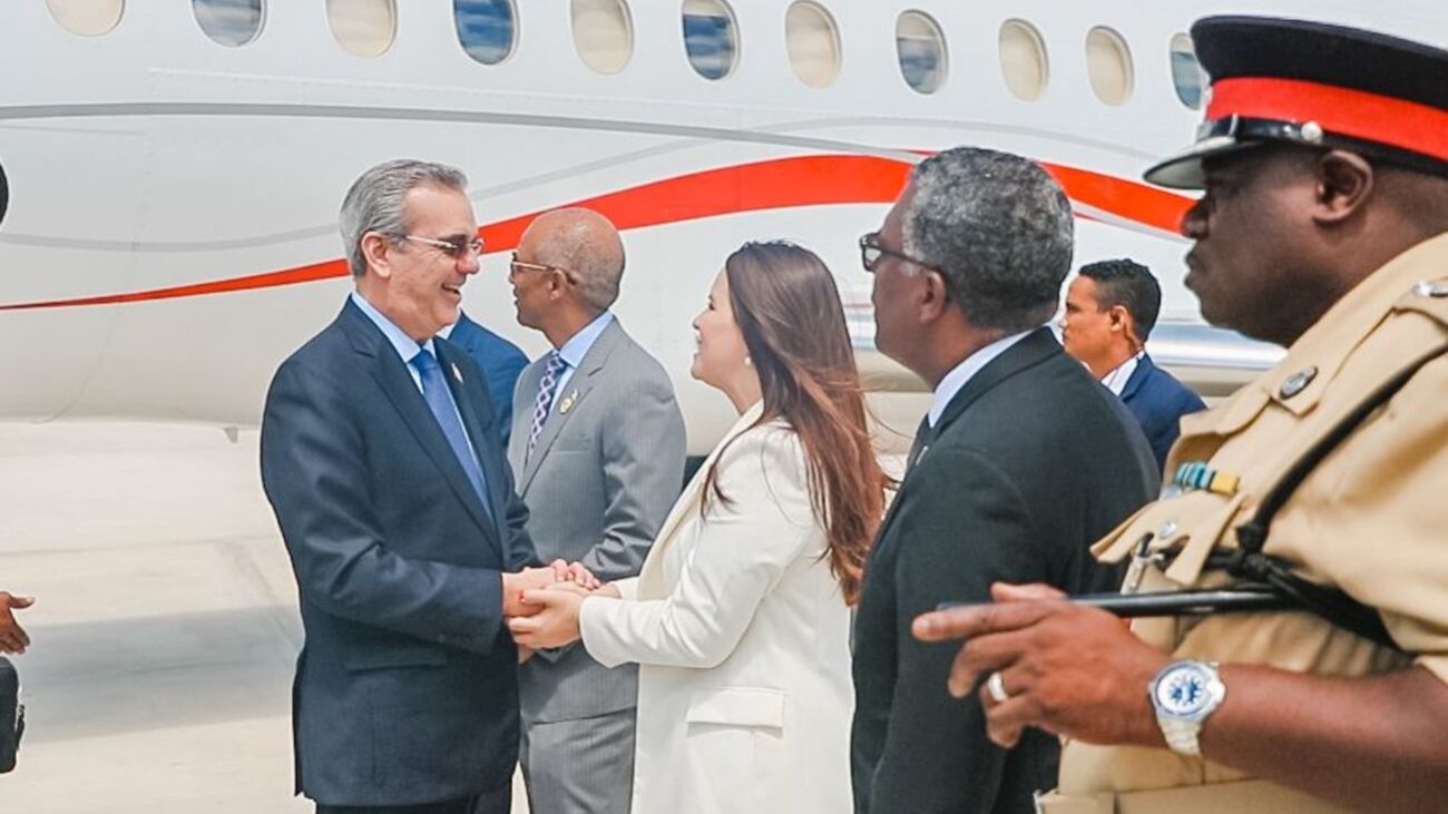 Presidente Abinader llega a Bahamas para participar en reunión de CARICOM