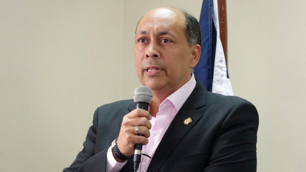 EL PRM juramenta al exsenador peledeísta Luis René Canaán