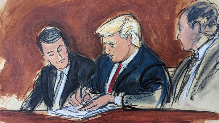 Callado y con el ceño fruncido: Así fueron los largos minutos de Donald Trump en el tribunal