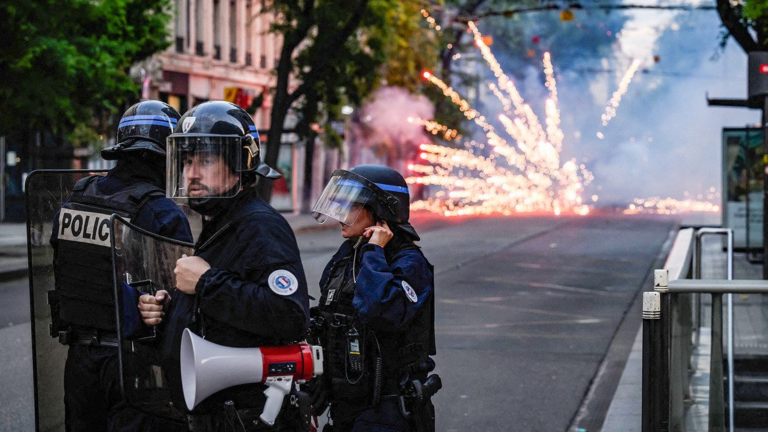 Francia prohíbe la venta de fuegos artificiales por las celebraciones de la Fiesta Nacional