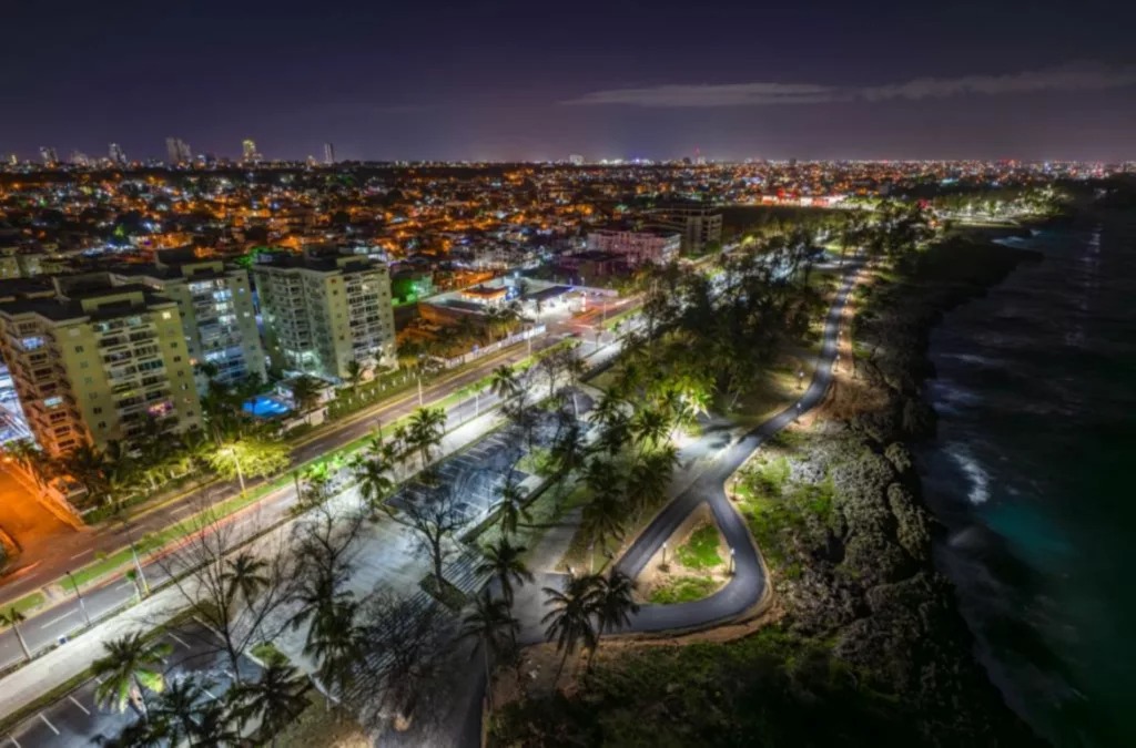 Presidente Abinader y ministro Collado inauguran nuevo malecón de Santo Domingo Este con una inversión superior a los 310 millones de pesos