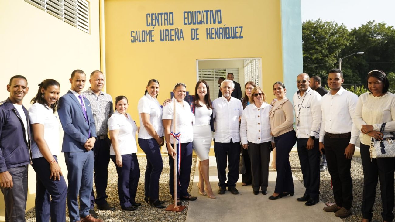 Ministerio de Educación inaugura escuela en Centro de Corrección Rafey Hombres y resalta impacto en privados de libertad