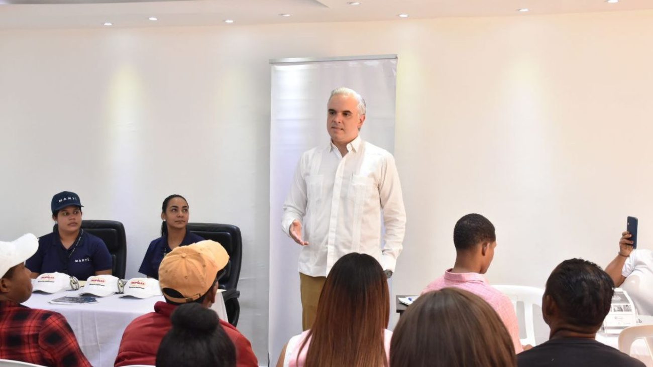 Ministro de Trabajo exhorta a jóvenes para aprovechar oportunidades de las ferias y jornadas de empleo