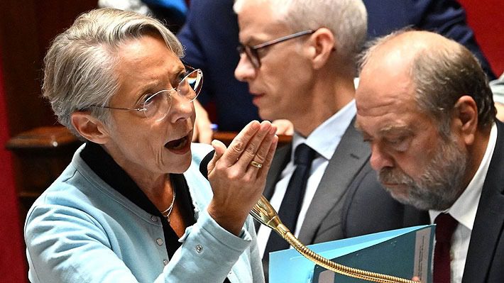 El enojo de la primera ministra francesa con la izquierda radical por postura en protestas: "De la violencia, nunca viene la justicia"