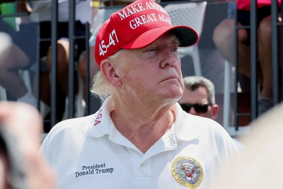 Trump sigue liderando la interna republicana y De Santis da un volantazo para intentar alcanzarlo