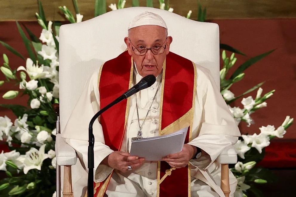 El papa Francisco se reunió con 13 víctimas de abusos sexuales en Portugal