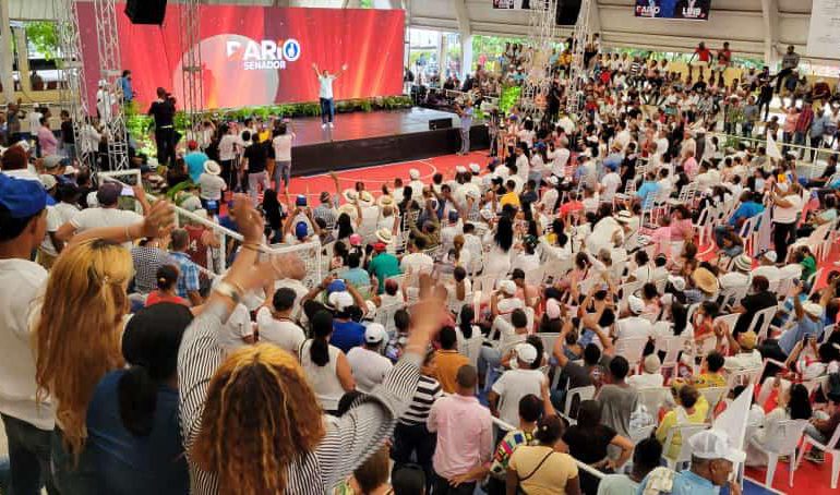 Cientos de personas abarrotan cancha durante lanzamiento de precandidatura a senador de Darío Zapata