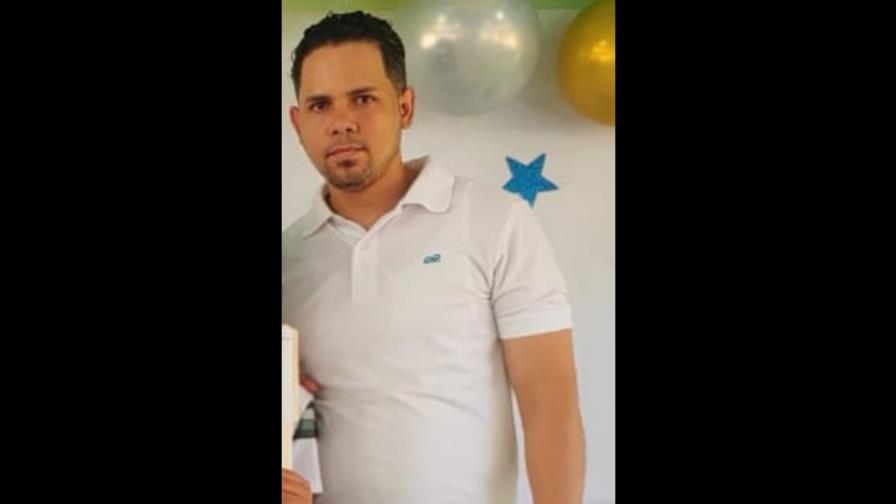 Familia busca el paradero de joven mocano que salió para Santo Domingo hace 15 días