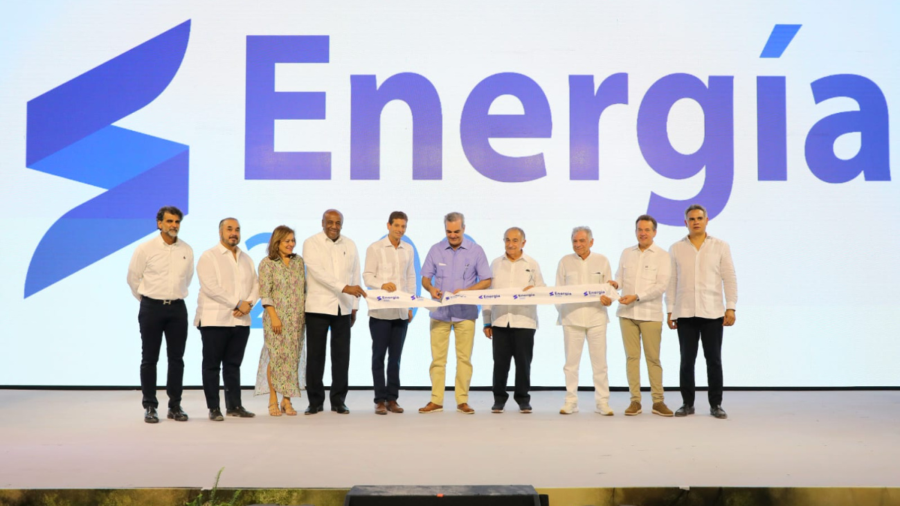 Presidente Abinader resalta que su gobierno ha instalado 400 megavatios de energía térmica y 500 de energía solar