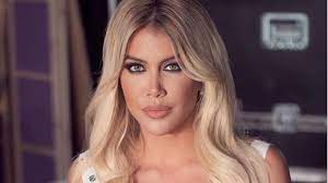 Sale a la luz la cuenta secundaria de Wanda Nara para enviar mensajes picantes y filosos a cantante L-Gante