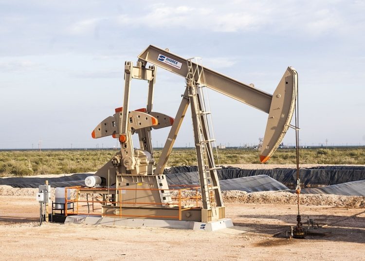 El petróleo de Texas sube un 1.3%, hasta US$81.16 el barril