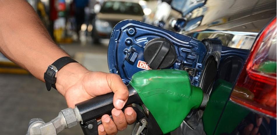 Mayoría de combustibles mantienen precios; Avtur y Kerosene suben entre RD$8.49 y RD$9.40