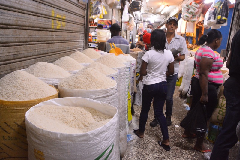 Precios de alimentos básicos continúan por las nubes