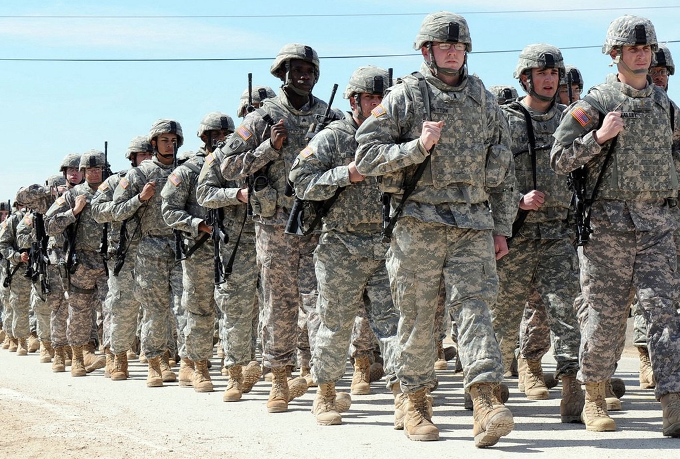 Gobernadora de NY moviliza la Guardia Nacional a costas de Long Island por avance al noroeste de EEUU del huracán Lee