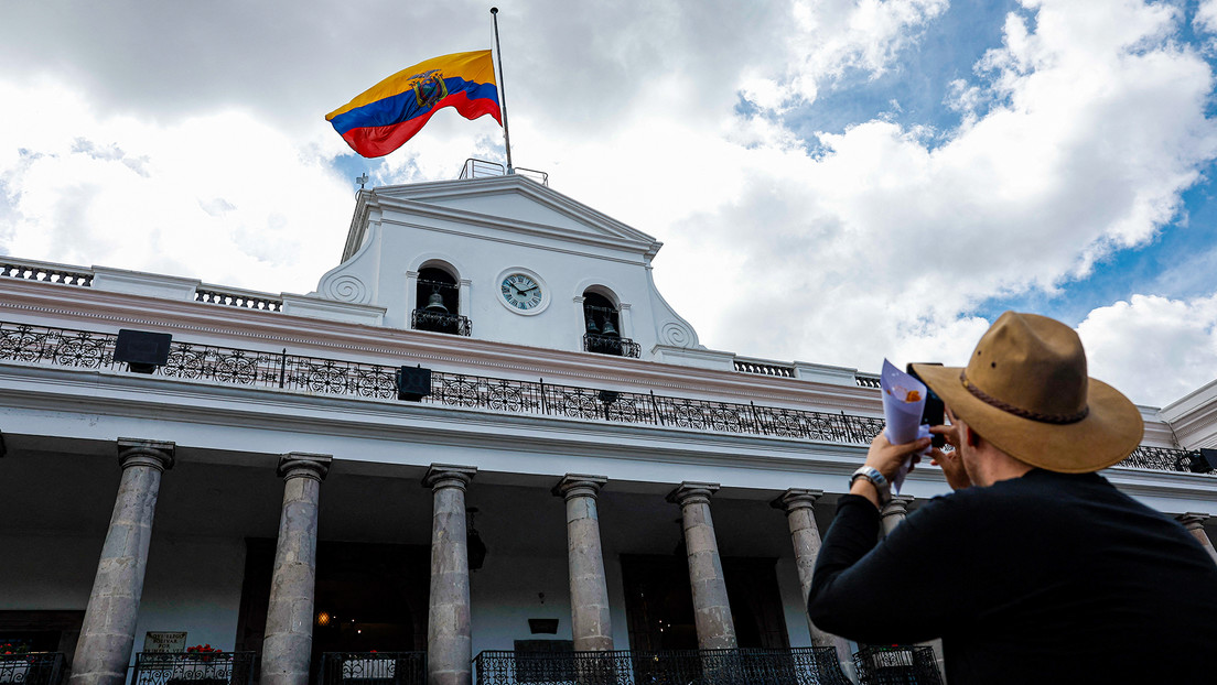 Hallan muerto en su habitación a un escolta del Palacio presidencial de Ecuador