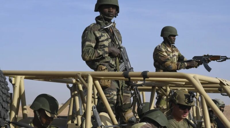 Sigue la tensión en Níger: la junta golpista acusó a Francia de preparar una “agresión” militar