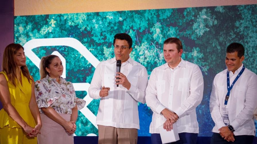 Collado asegura RD hace historia y por primera vez recibirá 10 millones turistas