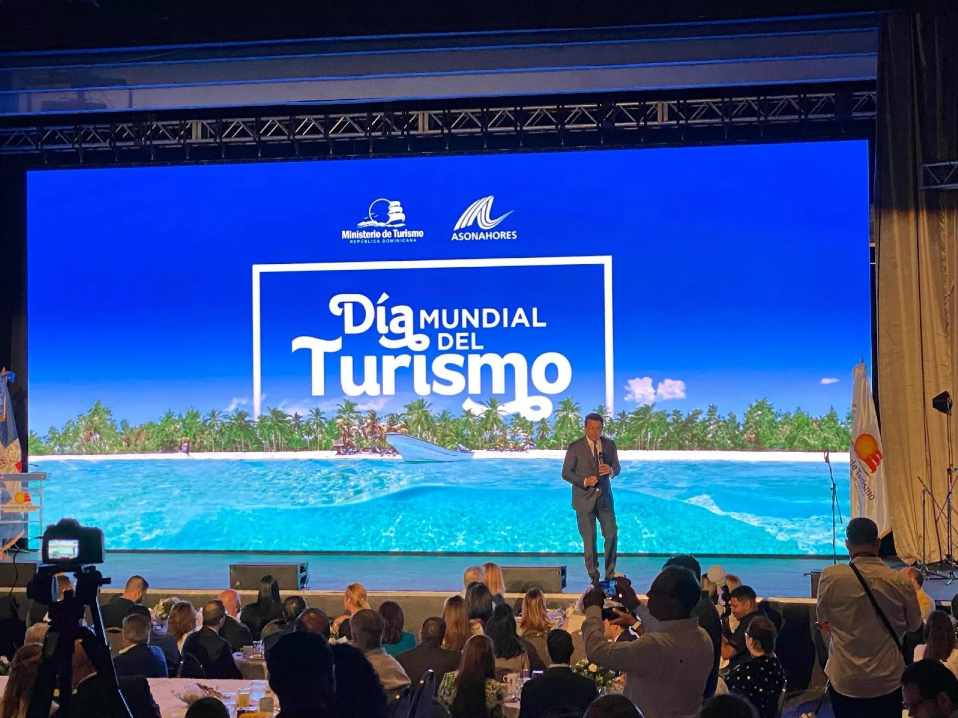 Los cuatro retos que debe superar el turismo dominicano, según David Collado