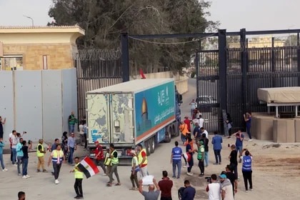 Un nuevo convoy con ayuda humanitaria ingresó a Gaza desde Egipto