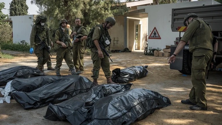 El estremecedor audio del llamado de un terrorista de Hamas desde un kibutz: “¡Papá, maté a diez judíos con mis propias manos!”