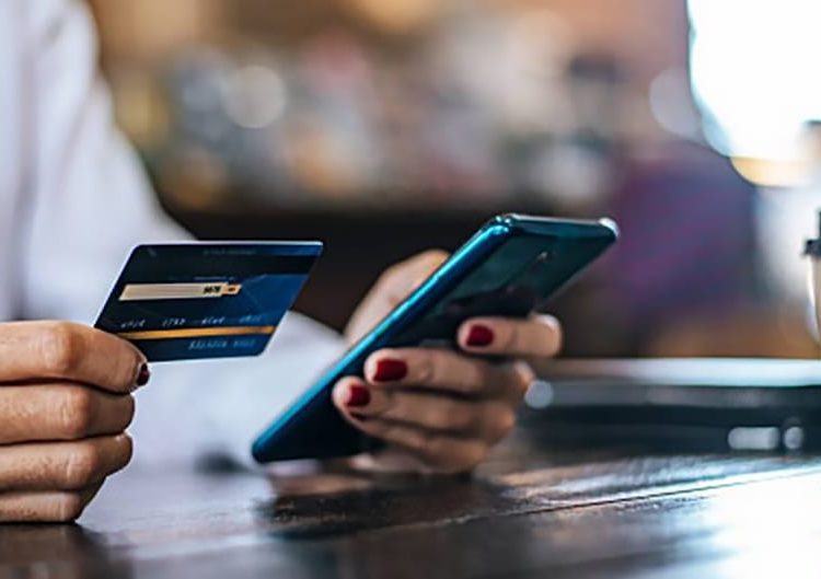 Uso de aplicaciones móviles en sector bancario incrementó un 25%