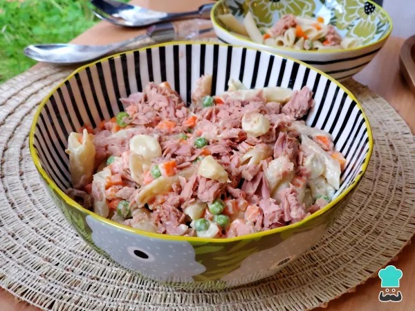 Ensalada de pasta con atún