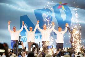 APD proclama oficialmente a Luis Abinader como su candidato presidencial