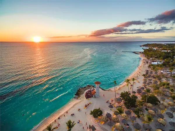 ¿Por qué República Dominicana y Colombia lideran el turismo internacional de LatAm?