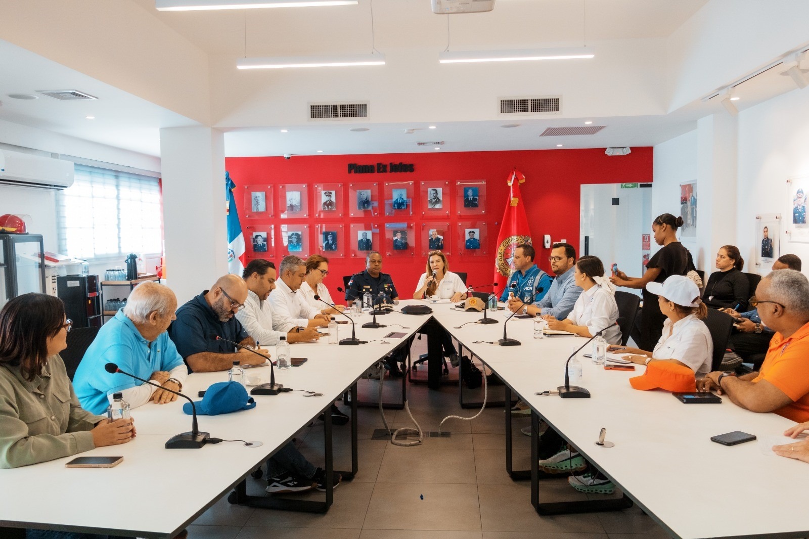 Alcaldesa Carolina Mejía Activa Comité para Mitigar, Prevenir y Responder ante Posibles Lluvias, Manteniendo Sesión Permanente