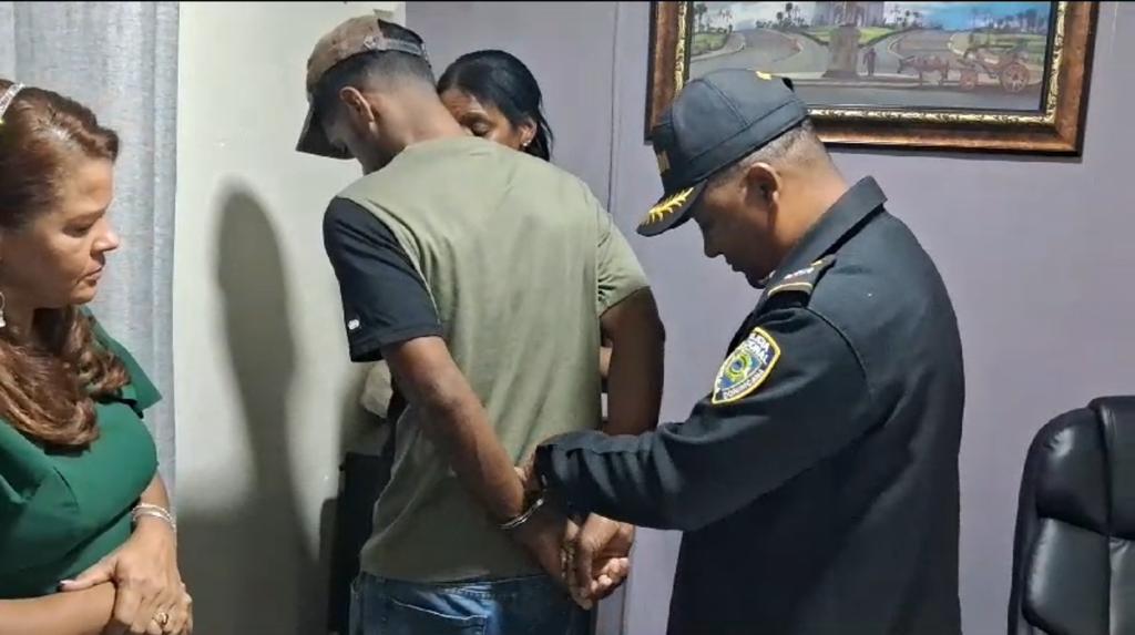 Se entrega a la policía hombre que mató a mujer en Imbert, Puerto Plata