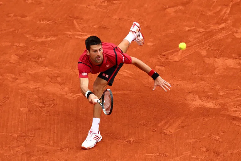 Raqueta que Novak Djokovic usó en Roland Garros 2016 podría venderse por más de $100,000 dólares