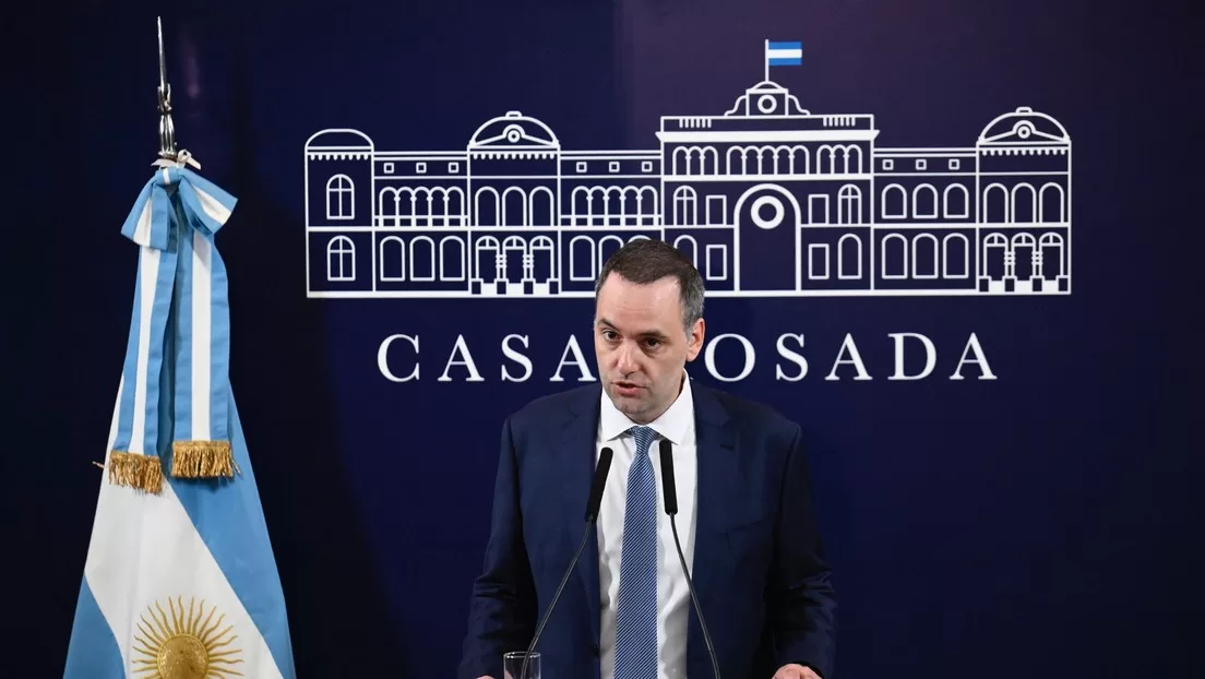 "Argentina está en ruinas": vocero defiende la controvertida 'ley Ómnibus' que Milei envió al Congreso
