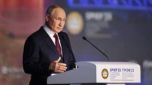 Putin visita la Exposición-Foro Internacional 'Rusia' que muestra los principales logros del país
