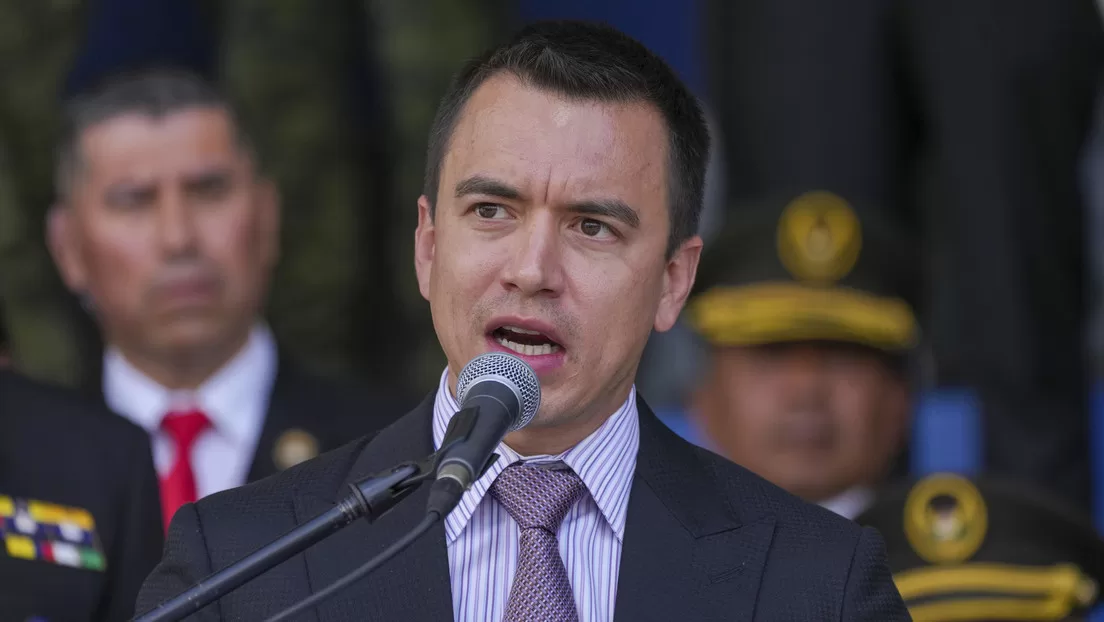 Noboa insiste en la entrega de material bélico ruso a EE.UU.