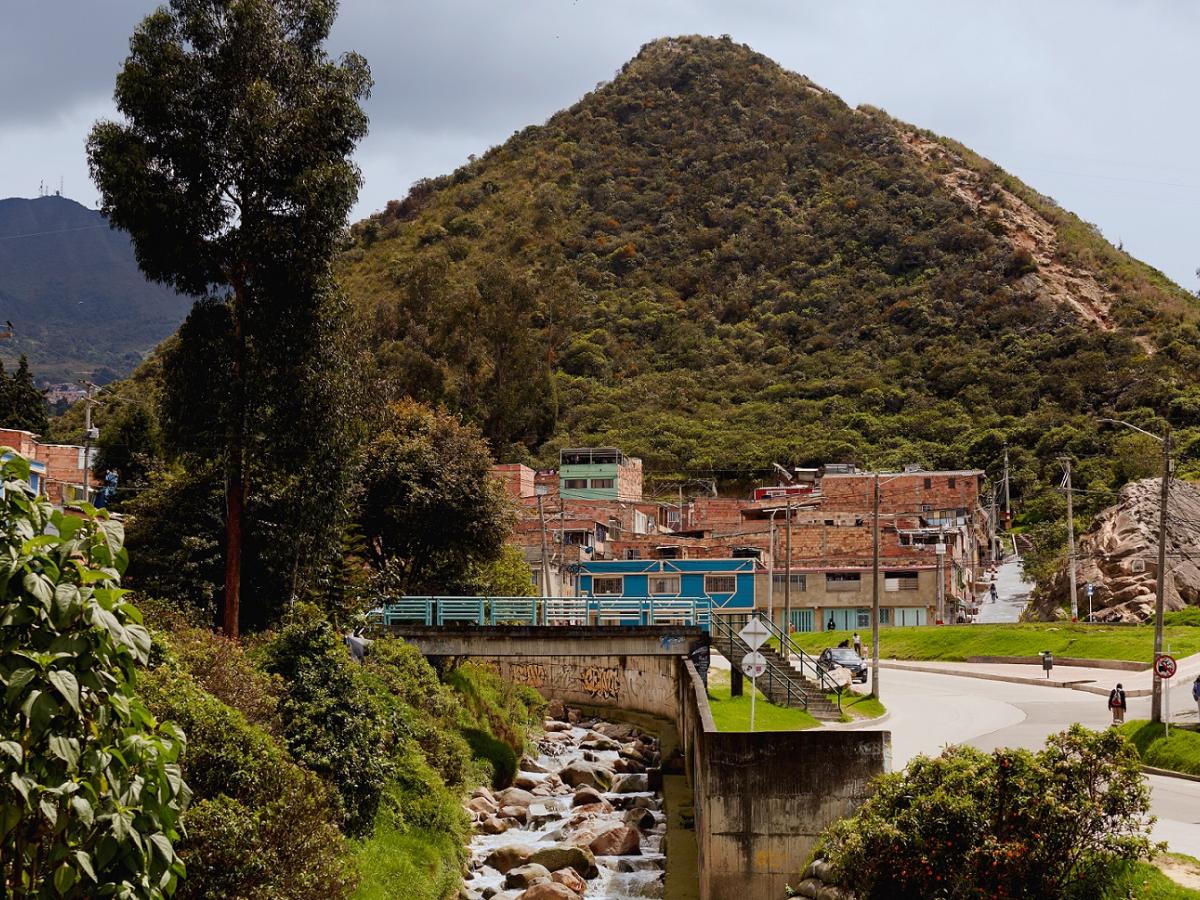 Tierra de nadie: localidad colombiana a merced de estafadores que se aprovechan de la pobreza