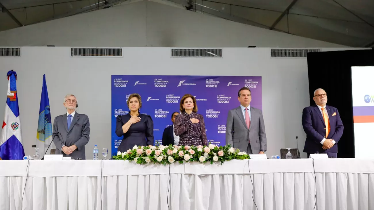 Vicepresidenta Raquel Peña asiste a la revelación de resultados de exámenes inter pares sobre Derecho y Política de Competencia