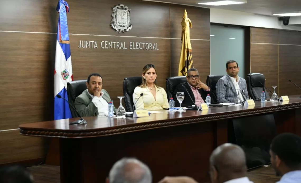 JCE socializa con partidos resultados auditoría técnica a equipos se usarán en elecciones municipales