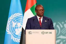 El presidente de Guinea disuelve el Gobierno de transición