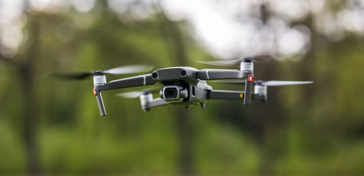 Un buque de guerra de EE.UU. derriba tres "drones iraníes" y un misil hutí