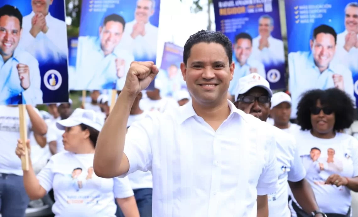 Amador Figaris reitera a los capitaleños “llenar las urnas por amor a Santo Domingo”