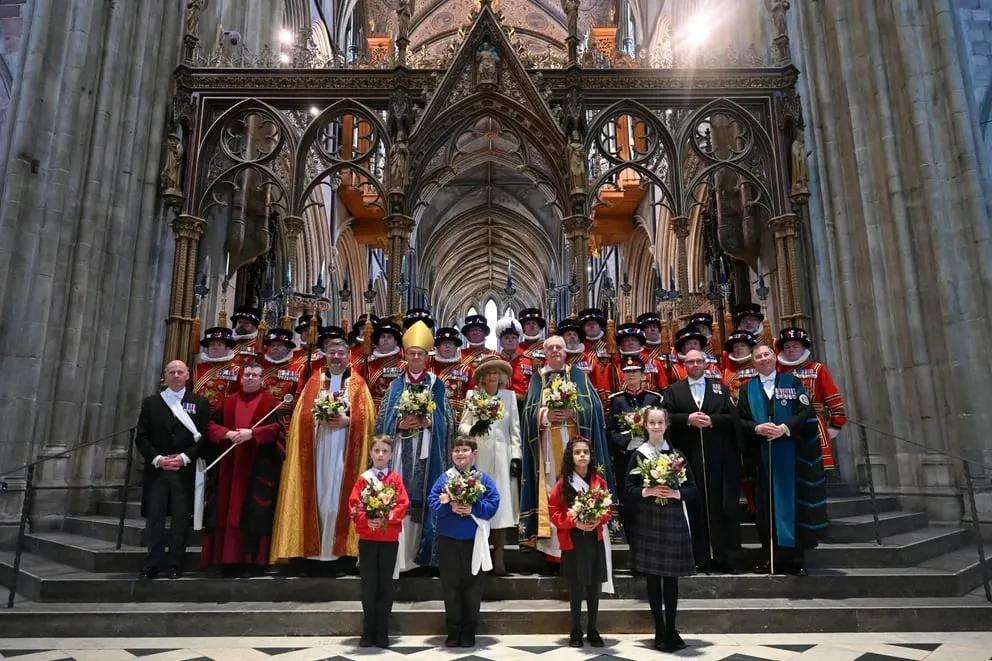 Carlos III reapareció en la misa de Pascua en su primer acto público desde el diagnóstico de cáncer