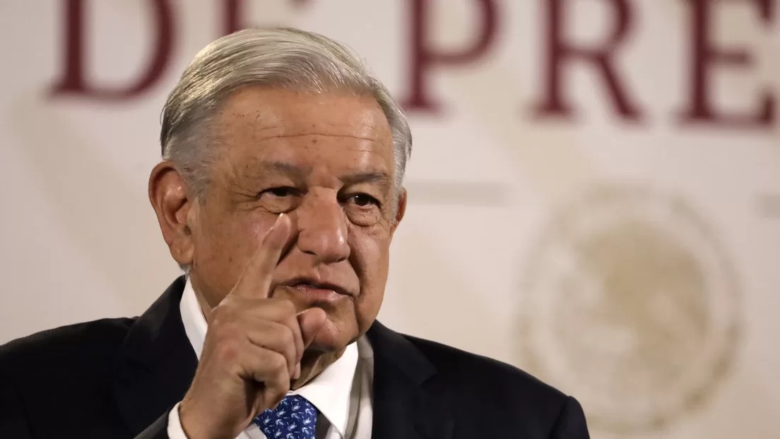 "El pueblo está feliz, feliz, feliz": La encuesta que presume López Obrador