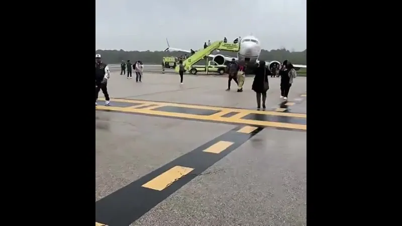 El tren de un Boeing colapsa tras aterrizar en EE.UU.