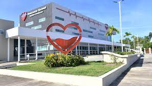 Hemocentro Nacional entrega sangre para lesionados en incendio en carnaval de Salcedo