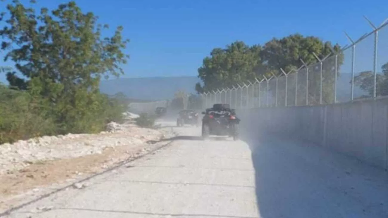 Ministro de Defensa recorre por tierra de Pedernales a Dajabón; supervisa verja y capacidades militares en frontera RD-Haití