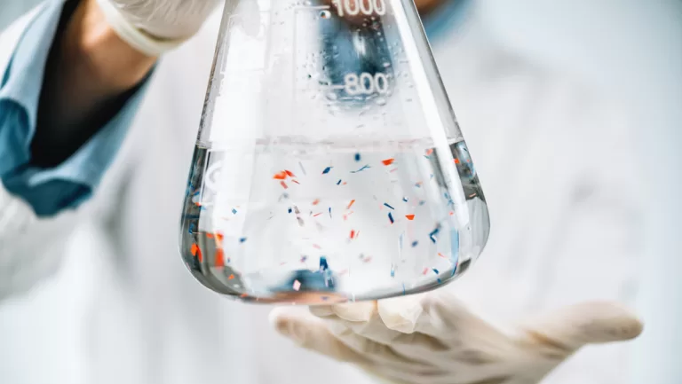 Relacionan por primera vez los microplásticos con enfermedades cardíacas
