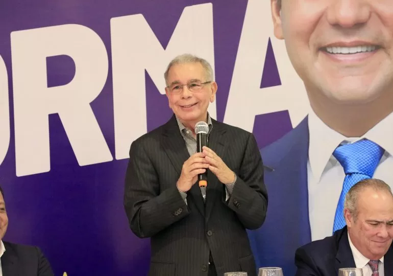 Danilo anima a peledeístas a conquistar votos con el corazón