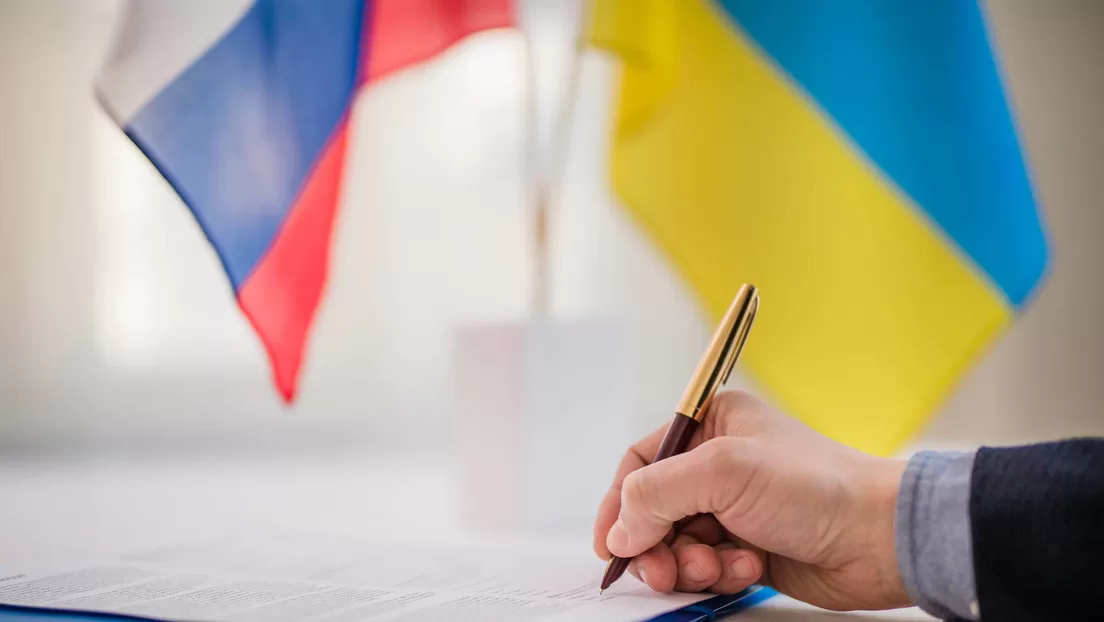 revela detalles del acuerdo de paz entre Rusia y Ucrania debatido en marzo de 2022