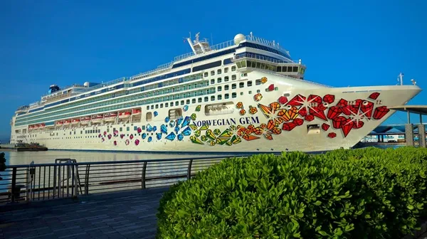 Norwegian Gem inicia su programa de verano en Boston
